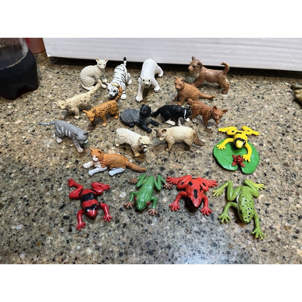 19 Mini-Animals (by Safari)